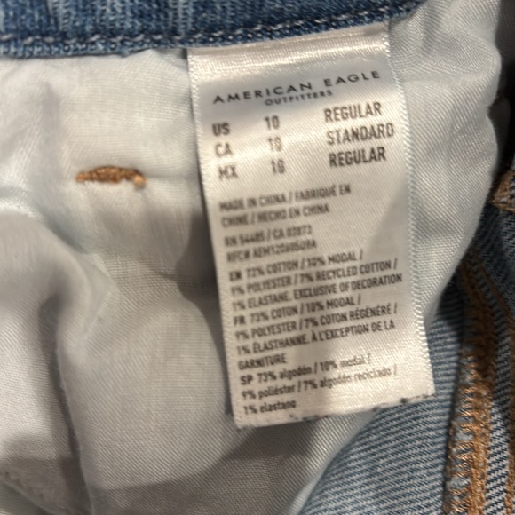 American Eagle Curvy Mom Jean Stretch - Picture 5 of 8